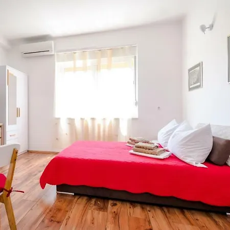 Yoe Apartment
